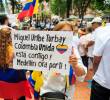 El atentado contra Miguel Uribe, perpetrado el 7 de junio en Bogotá, generó una oleada de indignación y solidaridad, incluyendo marchas y oraciones colectivas. Él sigue hospitalizado en la UCI. <b><span class=mln_uppercase_mln> </span></b>FOTO<b><span class=mln_uppercase_mln> camilo echeverry</span></b>