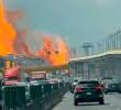 Así se veían las llamas del accidente ocurrido en Ciudad de México en medio de un puente. FOTO: Captura de video