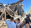Edificios reducidos a escombros en minutos, terminales aéreas paralizadas y comunidades enteras removiendo ladrillos a mano limpia dejó el potente sismo de magnitud 7.4 registrado en el departamento del Chocó. Imagen en Pereira. FOTO: AFP