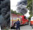 La conflagración se desató en una zona de bodegas en la antigua fábrica de Coltejer en Itagüí en la que funciona una empresa de bicicletas. FOTO: Manuel Saldarriaga