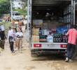 Imagen de referencia de una entrega de ayudas en el sector de Altavista en Medellín. Foto: Esneyder Gutiérrez