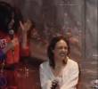 La congresista Laura Beltrán (derecha), del Pacto Histórico, se ríe junto a la comediante María Camila Fonseca en un evento. Foto: Captura de video.