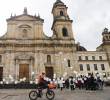 El Gobierno Nacional convocó a una jornada de oración en la plaza de Bolívar, en el centro de Bogotá. FOTO: Colprensa