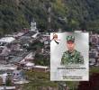 Adelante, el soldado asesinado por las Disidencias. Atrás, el municipio de San Andrés de Cuerquia. Foto: Manuel Saldarriaga Quintero