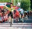 El festejo del britpanico Matthew Brennan al ganar la etapa 2 de la Vuelta a España 2026. FOTO AFP