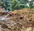 Organismos de socorro continúan las labores de búsqueda en la vereda Granizal, en Bello, tras el deslizamiento de tierra que ha dejado 25 muertos y cinco desaparecidos. Cortesía, Alcaldía de Bello, Antioquia.