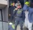Ciudadano gringo capturado por supuesto abuso sexual contra menores de edad. Foto: captura de video