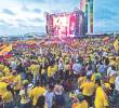 El presidente electo decidió hacer su cierre de campaña en la capital del Atlántico. Antes de su discurso, hizo una caravana por la ciudad en un vehículo con una cabina blindada. Foto: Colprensa