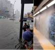 Vías que parecen ríos y el metro subterráneo lleno de “cascadas” es lo que se observa por estos días lluviosos en Nueva York. FOTOS: Capturas de video
