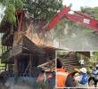 Con obreros y retroexcavadora fue tumbado el “ecoparque” que operaba en San Cristóbal. FOTO: Cortesía.