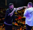 <span class=mln_uppercase_mln>Lokillo</span><span class=mln_uppercase_mln> y JP Martínez dieron un show de improvisación y trova durante media hora en el escenario del Festival Nacional de la Trova en Medellín. FOTO: Secretaría de Cultura de Medellín</span>