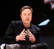 El patrimonio de Elon Musk, impulsado por el salto bursátil de SpaceX y Tesla, alcanzó los US$1,32 billones, una cifra que equivale a más de 80 millones de años de salario promedio en Argentina. FOTO Getty