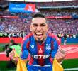 El lateral derecho colombiano Daniel Muñoz fue la gran figura del Crystal Palace en la final de la FA Cup 2025, en la que consiguió el primer título de su historia. FOTO: TOMADA DEL X DE @CPFC