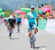 Wilmar Paredes cruzando la meta en Pitalito. FOTO: <b>Fedeciclismo</b>