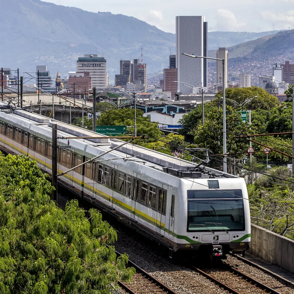 El metro está operando en todas las estaciones, pero con algunas demoras por el inconveniente con uno de sus trenes. FOTO: JUAN ANTONIO SÁNCHEZ