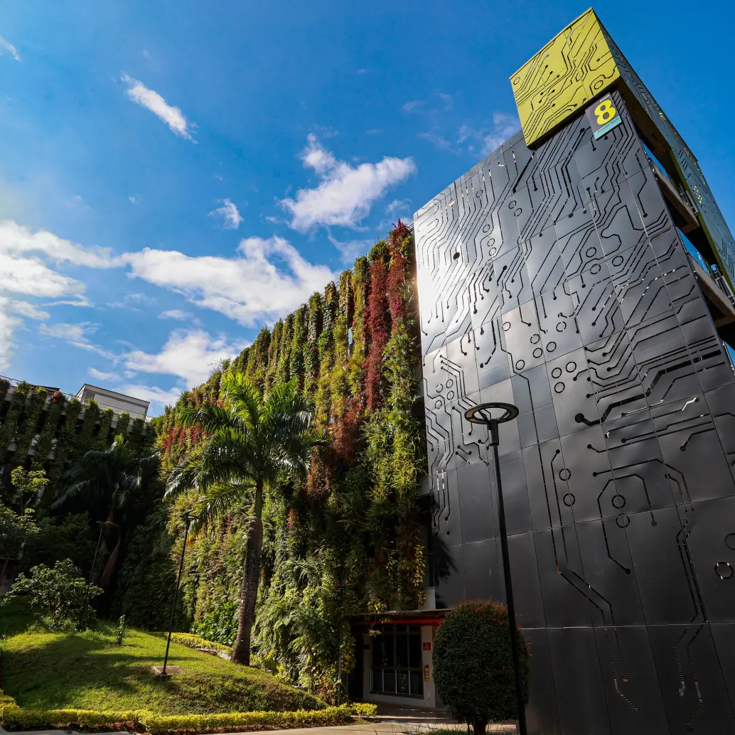 El Pascual bravo ha contribuido al desarrollo empresarial de Medellín. FOTO: Manuel Saldarriaga