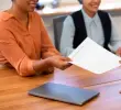 Con opciones en distintas ciudades del país, estas compañías ofrecen vacantes para bachilleres, técnicos y personas sin experiencia. FOTO: GETTY