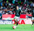 El colombiano James Rodríguez celebra el tanto que marcó con Club León, de penal, en el empate 2-2 ante Mazatlán. FOTO TOMADA X @clubleonfc