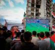 Las proyecciones del Mundial de Fútbol que organizaba Mohammed al-Wahidi convocaban a miles de personas en Gaza. FOTO: GETTY IMAGES.