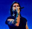 Juanes interpretó cuatro canciones durante La Velada del Año VI, organizada por Ibai Llanos en el estadio La Cartuja de Sevilla. FOTO CORTESÍA DE JUANES.