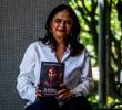 Olga ElenaMartínez es médico, con una especialización en oftamología. La mitad de su tiempo lo dedica a la escritura literaria. Ha publicado dos novelas y trabaja en la tercera. FOTO julio herrera