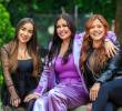 De izquierda a derecha: Paola Jara, Arelys Henao y Francy, se unieron para cantar <i>Entre tres,</i> un himno a la solidaridad y amistad femenina. FOTO Camilo Suárez