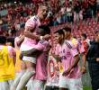 Inter de Porto Alegre sacó a la venta una camiseta rosa edición especial en el mes de octubre. FOTO: Getty Images