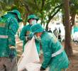 Recolección de basuras y escombros en las zonas más afectadas por esta problemática en la ciudad. FOTO Cortesía Alcaldía de Medellín.