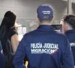 Mujer de Medellín fue liberada tras permanecer retenida por una red de trata de personas en República Dominicana. FOTO: Migración Colombia