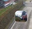 Una camioneta blanca chocó contra el Tren de la Sabana en Chía, Cundinamarca. FOTOS: Capturas de video