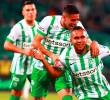 El festejo de la anotación de Andrés Sarmiento, que se convirtió en el 2-1 definitivo a favor de Nacional. FOTO MANUEL SALDARRIAGA