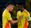 James Rodríguez celebra con Jhon Córdoba, en el triunfo ante Bolivia 3-0, ambos marcaron en el Metropolitano. FOTO GETTY