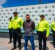 Alias ‘El Costeño’ fue capturado en el barrio El Muelle, el la localidad de Engativa, en el noroccidente de Bogotá. Foto Fiscalía General de la Nación.