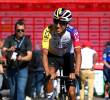 Egan Bernal resolvió su apuro con el pasaporte y podrá viajar a Europa para estar en una de las tres grandes vueltas vistiendo los colores como campeón nacional de Colombia. Foto: Getty Images