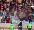 Esta es una de las imágenes que se han compartido en redes sociales sobre los desmanes en la tribuna visitante en el estadio Maracaná de Brasil. FOTO GETTY