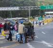 <span class=mln_uppercase_mln>Ecuador</span><b><span class=mln_uppercase_mln> dejó habilitados solo dos pasos internacionales en sus fronteras. Foto: Carlos Alberto Velásquez</span></b>