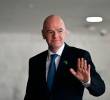 Gianni Infantino presidente de Fifa, no ha podido calmar las aguas, y ahora un grupo de exfutbolistas pide que la Fifa no tome decisiones sin tener en cuenta a los jugadores. FOTO GETTY