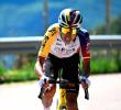 Egan Bernal, de 29 años, volvió a meterse en el podio de una de las grandes vueltas del ciclismo después de 1.805 días. La última vez había sido el 30 de mayo de 2021, cuando ganó el Giro. Foto: Getty