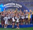 Lanús celebra el título de la Recopa Sudamericana tras vencer a Flamengo del colombiano Jorge Carrascal. FOTO GETTY