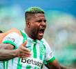 Dairon Asprilla marcó para la ventaja de Atlético Nacional en el estadio Metropolitano, y gana parcialmente 0-1 ante Junior. FOTO MANUEL SALDARRIAGA