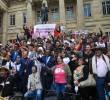 Funcionarios del Ministerio de Igualdad protestaron frente al Dapre mientras el Gobierno avanza en la liquidación de la entidad, una de las principales apuestas institucionales del presidente Gustavo Petro y de la vicepresidenta Francia Márquez. FOTO: Colprensa.