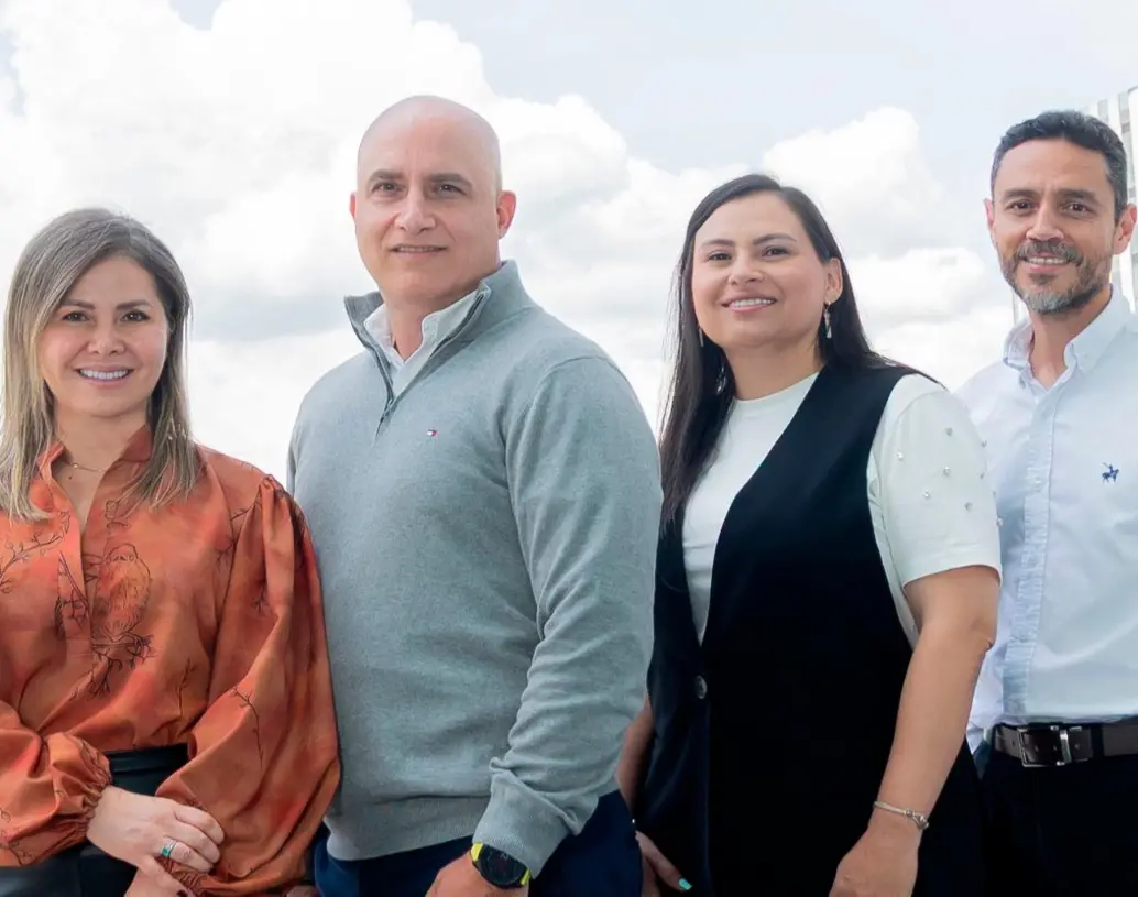 De izquierda a derecha: Paola Pineda, Directora General; Carlos Ossa, Dirección de Operaciones; Diana Villegas, Dirección de Operaciones, y Juan Vélez, Arquitecto Empresarial. Fotos: cortesía 
