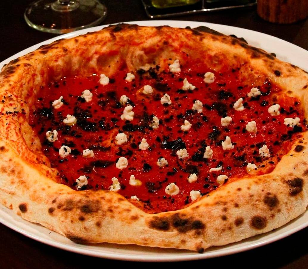 La pizzería bogotana brilló en la edición de <i>The Best Pizza Awards 2025</i>, ubicándose en el puesto 80 en el Top 100 de los mejores pizzeros del mundo. FOTO Cortesía