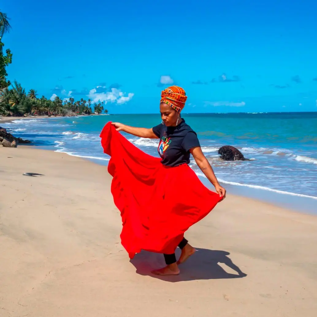 Sheila Osorio, folklorista loiceña y gestora cultural. Imparte clases de baile Bomba para mantener viva la tradición de raíces africanas en Puerto Rico. Foto<b> </b>Juan Antonio Sánchez.