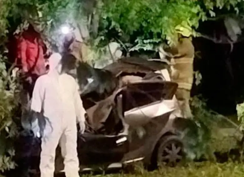 Conductor murió cerca a la Minorista tras chocar contra un árbol