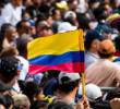 Se estima que la economía colombiana crecerá entre 2% y 3% en 2026, aunque el aumento del salario mínimo impactará las cuentas. FOTO JULIO CÉSAR HERRERA