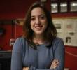Hannah Natanson, reportera del Washington Post, ganó el Premio Pulitzer de Servicio Público tras un año marcado por el allanamiento del FBI a su casa en el marco de una investigación de filtraciones del gobierno federal. FOTO The Harvard Crimson