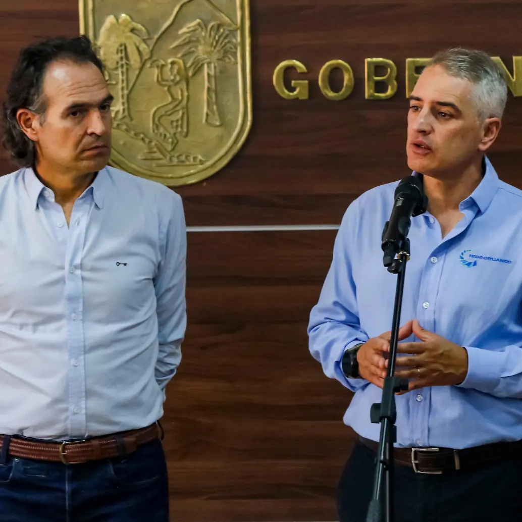 El alcalde de Medellín, Federico Gutiérrez, y el gobernador de Antioquia, Andrés Julián Rendón. FOTO: Camilo Suárez