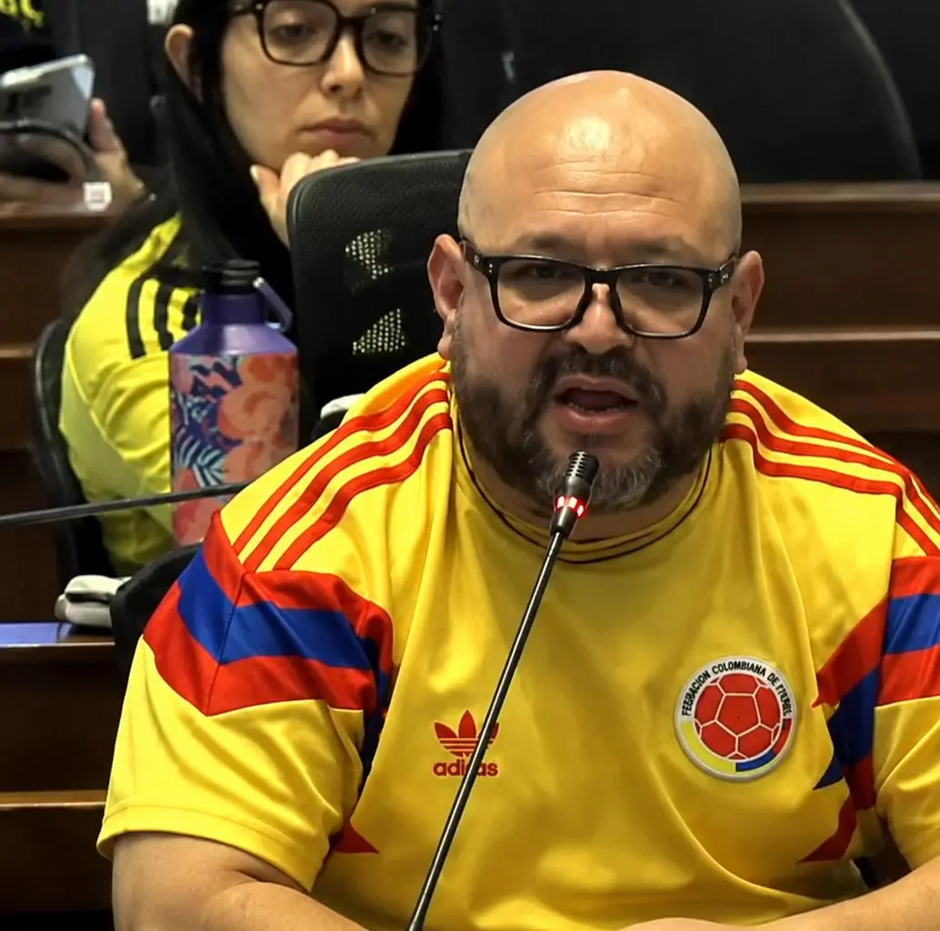El concejal de Medellín Andrés Felipe Rodríguez Puerta, también conocido como ‘Gury’, vuelve al centro de la controversia. Foto: captura del video de la sesión del Concejo de Medellín.