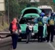 Su recorrido en este Ferrari exclusivo se hizo viral porque Maluma fue interceptado por agentes de la Secretaría de Movilidad de Medellín como parte de los procedimientos de rutina. FOTO: REDES SOCIALES